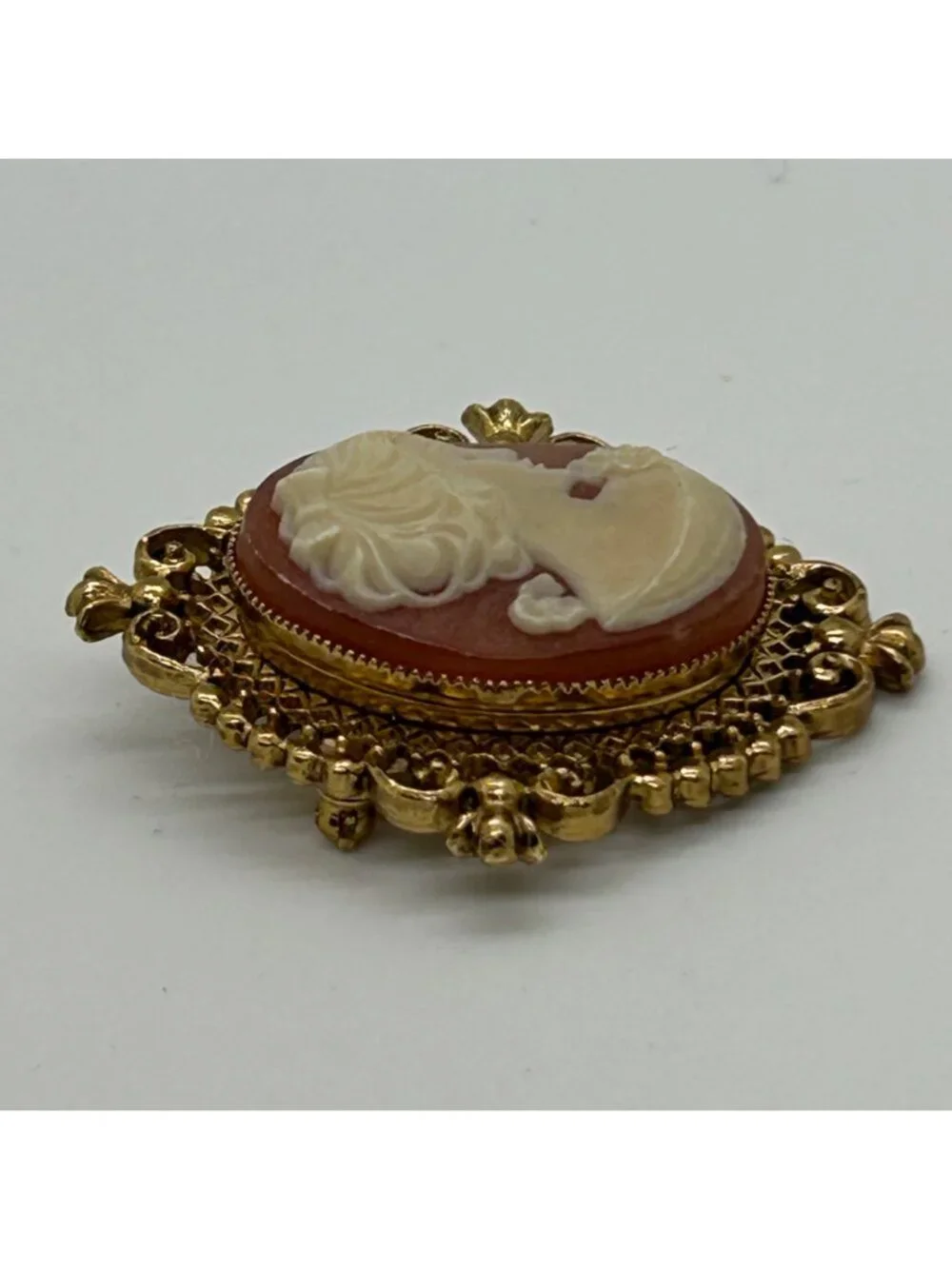 Avon this brooch